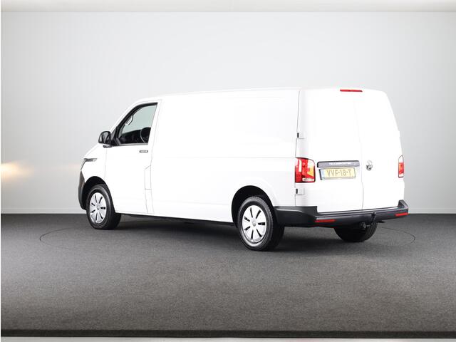 Volkswagen TRANSPORTER 2.0 TDI L2H1 28 Comfortline 110 pk | Verlengde garantie | Navigatie| Lederen stuurwiel | Trekhaak | Parkeersensoren achter | Cruise control | Apple Carplay/Android Auto |