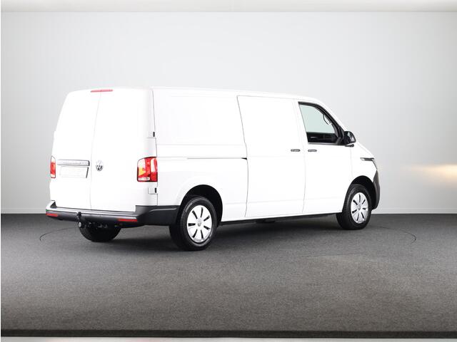 Volkswagen TRANSPORTER 2.0 TDI L2H1 28 Comfortline 110 pk | Verlengde garantie | Navigatie| Lederen stuurwiel | Trekhaak | Parkeersensoren achter | Cruise control | Apple Carplay/Android Auto |