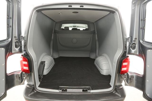 Volkswagen TRANSPORTER 2.0 TDI L2H1 | Dubbele Cabine | 6 Persoons | 204PK | Airco | Camera | Carplay | Cruise | Navi | Trekhaak