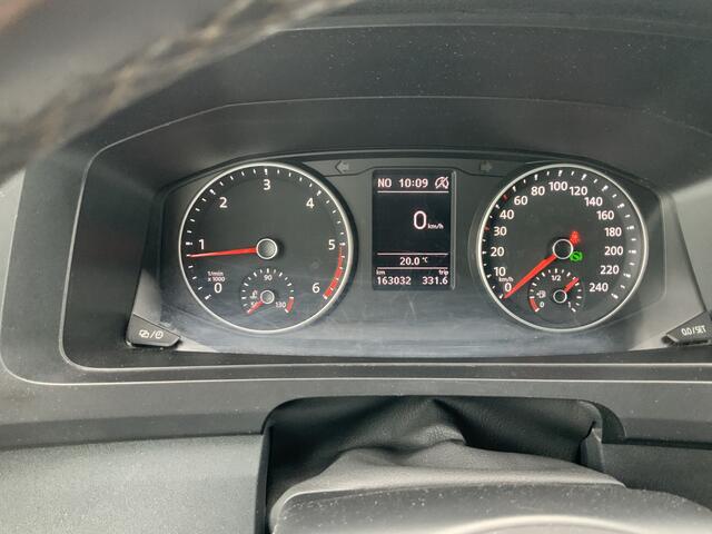 Volkswagen TRANSPORTER 2.0 TDI L2H1 Highline Automaat Dub Cab Airco Cruise Navi Camera Leer Alu Velg Side Bar Trekhaak 2500 kg Euro 6 Zits 6
