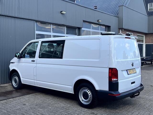Volkswagen TRANSPORTER 2.0 TDI L2H1 DC 4Motion 4x4 Airco Cruise controle Telefoonverbinding Camera Stuurwielbediening Trekhaak 2500kg trekgewicht Werkverlichting Euro 6 Bpm vrij voor particulier gebruik!!