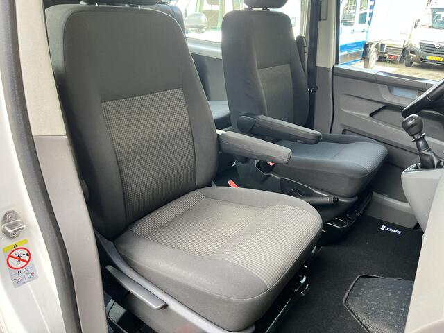 Volkswagen TRANSPORTER 2.0 TDI L2H1 DC 4Motion 4x4 Airco Cruise controle Telefoonverbinding Camera Stuurwielbediening Trekhaak 2500kg trekgewicht Werkverlichting Euro 6 Bpm vrij voor particulier gebruik!!