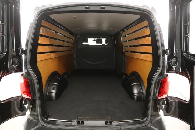 Volkswagen TRANSPORTER 2.0 TDI L2H1 | Airco | Cruise | Carplay | Navigatie | PDC | 3 Persoons | Trekhaak