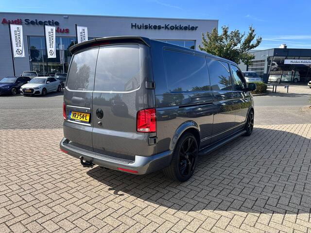Volkswagen TRANSPORTER 2.0 TDI 150pk DSG L2H1 Bulli | Trekhaak | Leder | ACC | Dodehoek Camera | Laadruimte betimmerd |