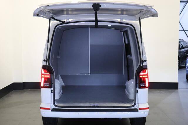 Volkswagen TRANSPORTER 2.0 TDI Bulli 204PK Automaat EURO 6 - Airco - Navi - ACC - ¤25.900,- Excl.