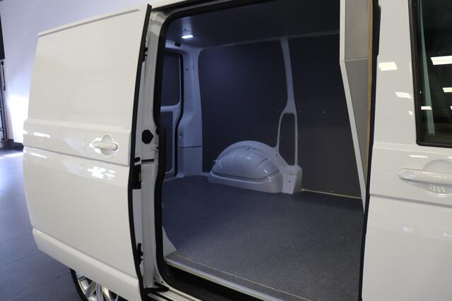 Volkswagen TRANSPORTER 2.0 TDI Bulli 204PK Automaat EURO 6 - Airco - Navi - ACC - ¤25.900,- Excl.