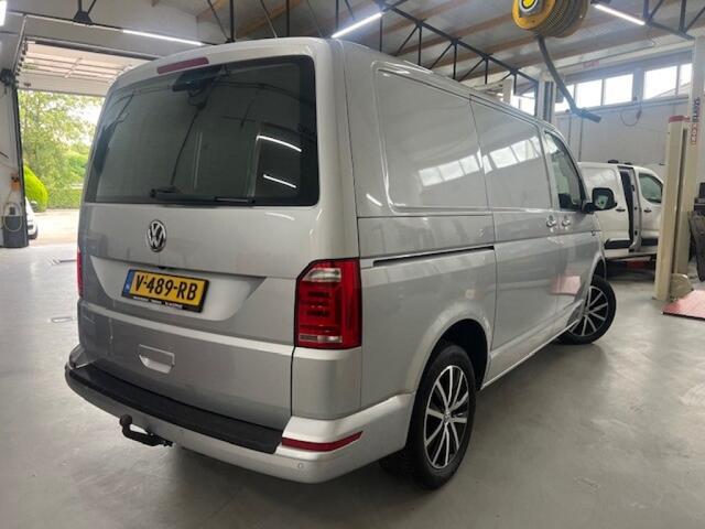 Volkswagen TRANSPORTER 2.0 TDI L1H1 HIGHL. LEER, LED, Stoelverwarming, Camera, Navi