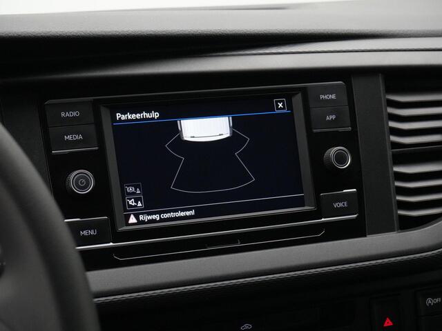 Volkswagen TRANSPORTER 2.0 TDI 110 pk L1H1 28 | Cruise Control | Trekhaak | Parkeersensor achter | Apple Carplay/Android Auto