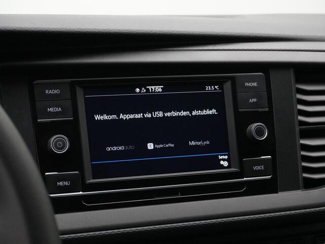Volkswagen TRANSPORTER 2.0 TDI 110 pk L1H1 28 | Cruise Control | Trekhaak | Parkeersensor achter | Apple Carplay/Android Auto