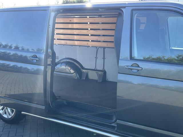 Volkswagen TRANSPORTER 2.0 TDI 150 PK HIGHLINE AUTOMAAT DSG / L2H1 / 1e EIGENAAR / UNIEK 37.581 KM !! / BPM VRIJ / AIRCO / CRUISE / NAVI / BLUETOOTH / PDC