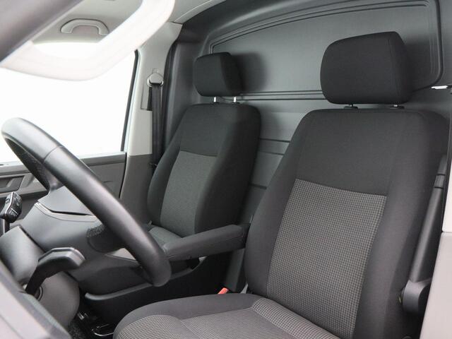 Volkswagen TRANSPORTER 2.0 TDi 150 Pk L2H1 | Navigatie | Trekhaak | Parkeersensoren | CarPlay | Airco | Cruise Controle | 55.591 Km!!