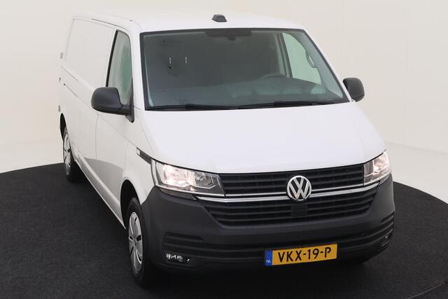 Volkswagen TRANSPORTER 2.0 TDI L2H1 Comfortline Navigatie / Trekhaak / Cruise control