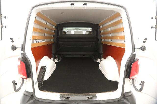 Volkswagen TRANSPORTER 2.0 TDI L2H1 | DC | 6-Zits | Airco | Carplay | Trekh. | Cruise | Parkeersens.