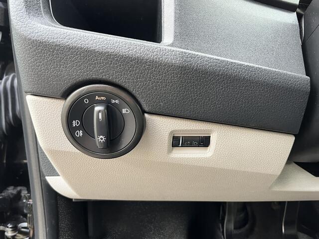 Volkswagen TRANSPORTER 2.0 TDI L2H1 DC 150pk Airco Cruise controle Telefoonverbinding Trekhaak 2500kg trekgewicht Navigatiesysteem schuifdeur Euro 6 DC 1e eigenaar Dealer onderhouden