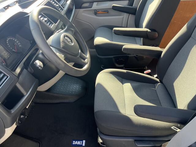 Volkswagen TRANSPORTER Kombi 2.0 TDI DSG Automaat L1H1 Airco BTW en BPM vrij 1e eigenaar Euro 6 Combi Personenbus Passenger Groepsvervoer Taxi