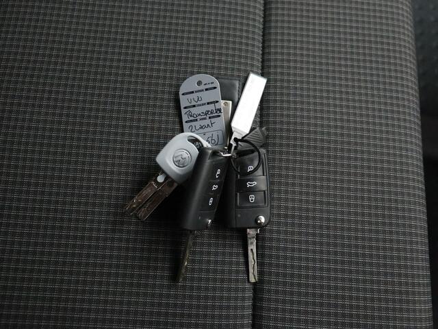 Volkswagen TRANSPORTER 2.0TDI Lang Black Edition | Multimedia | Camera | 3-Persoons | Betimmering