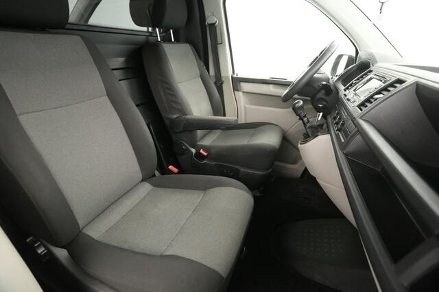 Volkswagen TRANSPORTER 2.0 TDI L2H1 | 140PK | Airco | Cruise | Navigatie | Imperiaal | Trekhaak