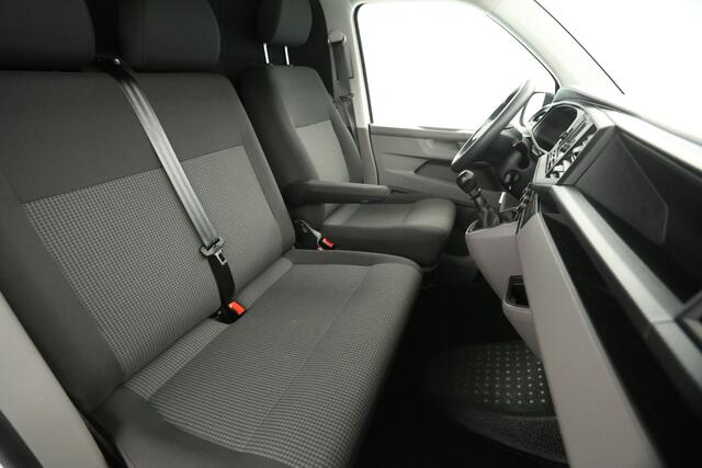 Volkswagen TRANSPORTER 2.0 TDI L1H1 | 140PK | Airco | Cruise | Carplay | 3-Zits | Parkeersens.