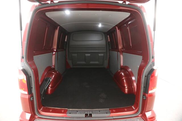 Volkswagen TRANSPORTER 2.0 TDI L1H1 | 150PK | Airco | Cruise | Carplay | Trekh. | 2xSchuifdeur | Parkeersens.