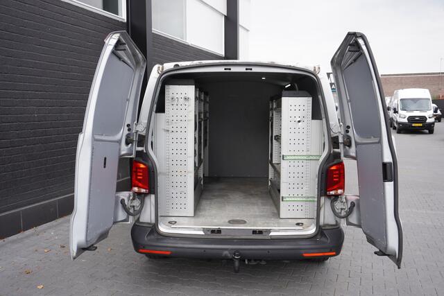 Volkswagen TRANSPORTER 2.0 TDI 150PK L2 Automaat EURO 6 - Airco - Navi - Cruise - Trekhaak - ¤ 19.900,- Excl.