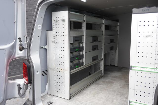 Volkswagen TRANSPORTER 2.0 TDI 150PK L2 Automaat EURO 6 - Airco - Navi - Cruise - Trekhaak - ¤ 19.900,- Excl.