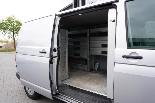 Volkswagen TRANSPORTER 2.0 TDI 150PK L2 Automaat EURO 6 - Airco - Navi - Cruise - Trekhaak - ¤ 19.900,- Excl.