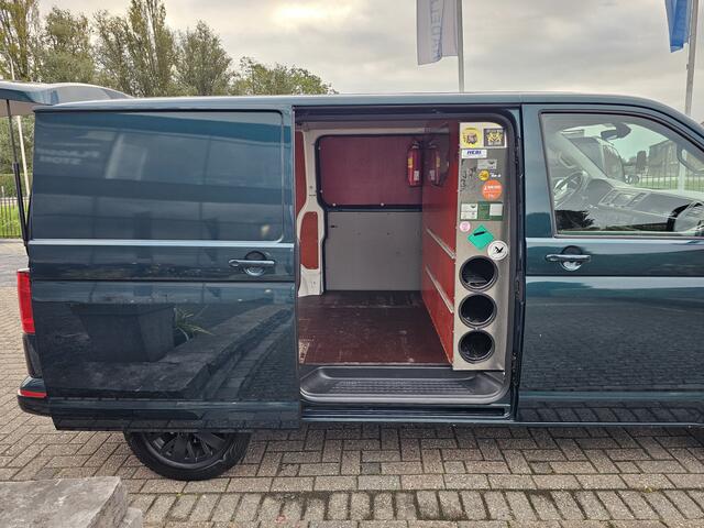 Volkswagen TRANSPORTER 2.0 TDI L1H1 Highline Automaat * Dubbel Schuifdeur * Trekhaak * Navi *