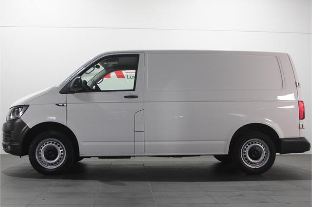 Volkswagen TRANSPORTER 2.0 TDI L1H1 Highline - 3 pers. - Trekhaak / Bluetooth / Cruise