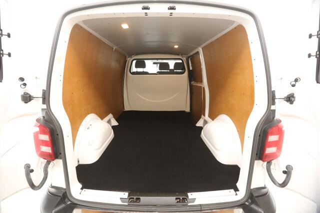 Volkswagen TRANSPORTER 2.0 TDI L2H1 | Airco | Cruise | Camera | 3-Zits | Sidebars