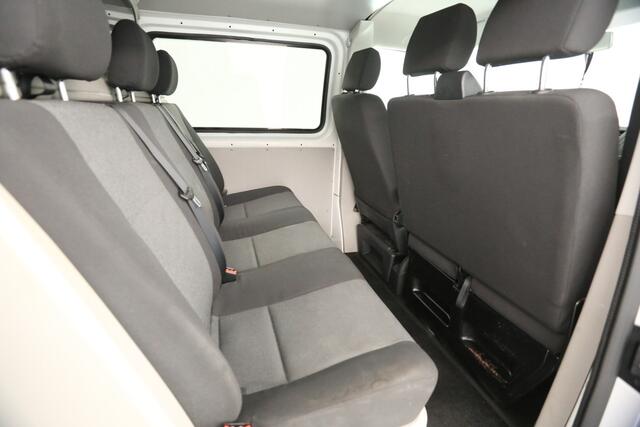 Volkswagen TRANSPORTER 2.0 TDI L2H1 | 140PK | DC | Airco | Cruise | Carplay | Navigatie