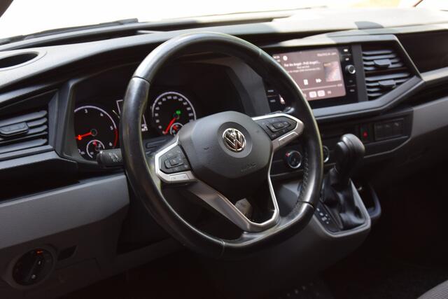 Volkswagen TRANSPORTER 2.0 TDI L2H1 Highline DSG Automaat 3-zits (3 persoons) | Org. NL | BPM Vrij | Trekhaak | LED | Adaptive Cruise Control | PDC V+A incl. Camera | Voorruit verwarming | DAB+ | Lichtmetalen velgen 19" |