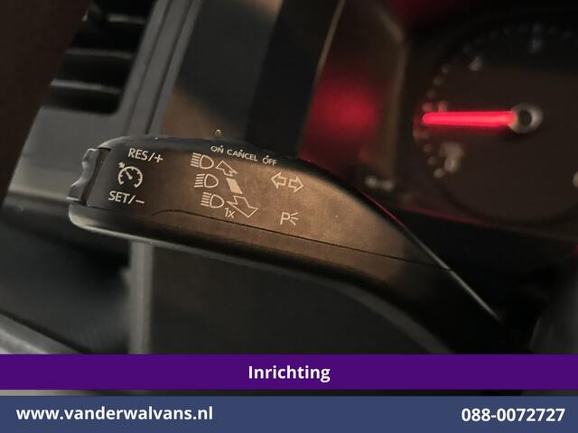 Volkswagen TRANSPORTER 2.0 TDI 150pk L2H1 Inrichting Euro6 Airco | Camera | Leder | Cruisecontrol | 2500kg Trekhaak Parkeersensoren