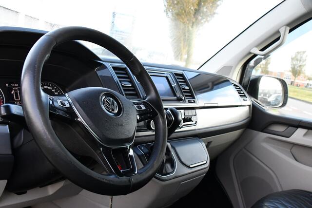 Volkswagen TRANSPORTER 2.0 TDI L2H1 DC Bulli Adaptieve Cruise, Carplay, EURO 6, Sensoren, Leder, LED, Automaat, Multimedia, Trekhaak, 2 x Schuifdeur, Uniek!