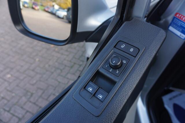 Volkswagen TRANSPORTER 2.0 TDI DSG 150PK Highline Marge Bus | Trekhaak | Cruisecontr. | PDC *All in prijs*