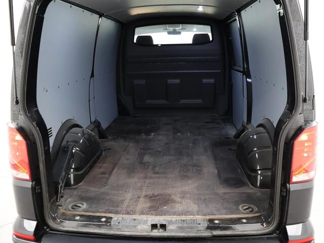 Volkswagen TRANSPORTER 2.0 TDI L2H1 HIGHLINE | LMV | TREKHAAK | APPLE CARPLAY | CAMERA | COMFORSTOELEN