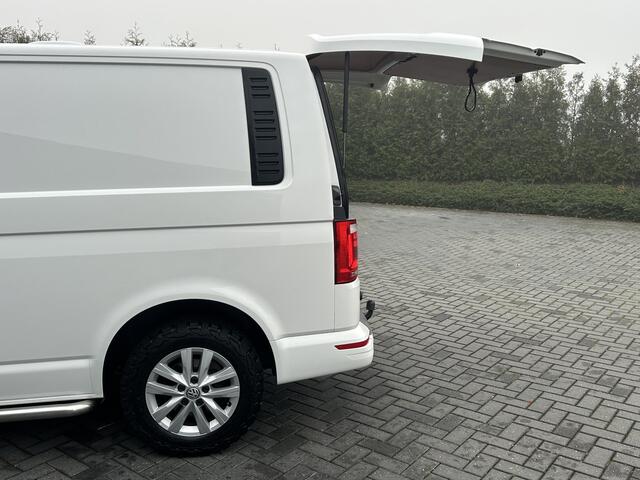 Volkswagen TRANSPORTER 2.0 TDI 150 PK / 4MOTION / 1e EIG. / L1H1 / TREKHAAK / ACHTERKLEP / AIRCO / CRUISE / 3-ZITS