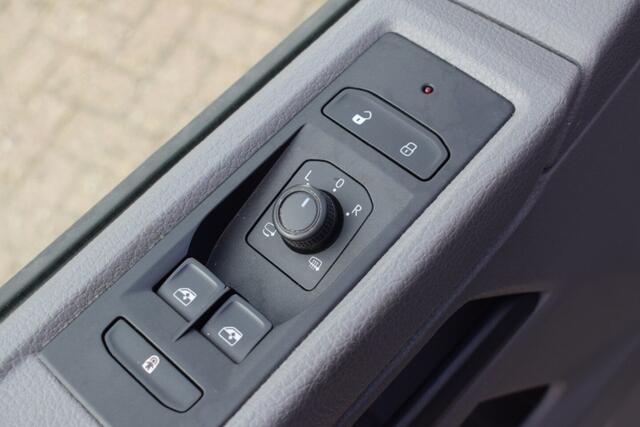 Volkswagen TRANSPORTER 2.0 TDI L2H1 DC DUBBEL CABINE AUTOMAAT ZEER NETTE STAAT