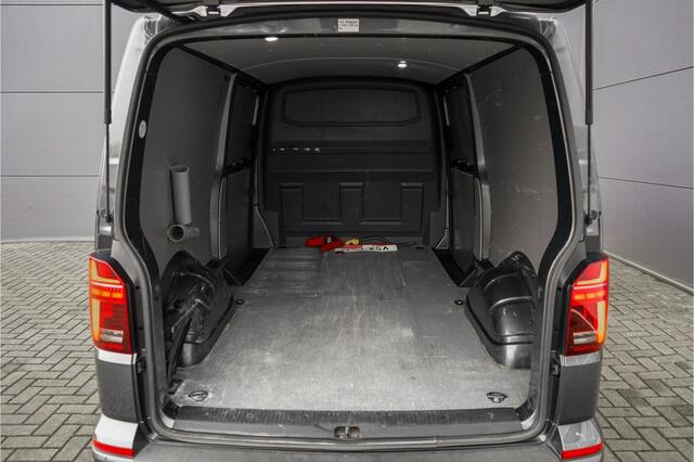 Volkswagen TRANSPORTER 2.0 TDI 28 Bulli DSG Spoilerpakket Leder/Alcantara Trekhaak 20"