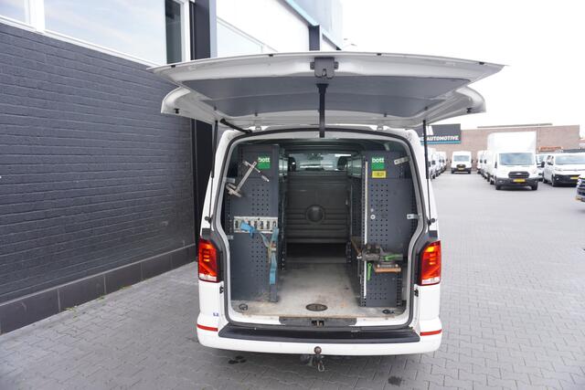 Volkswagen TRANSPORTER 2.0 TDI 150PK EURO 6 AUTOMAAT Dubbel Cabine - Airco - Navi - Cruise - ¤22.950,- Excl.