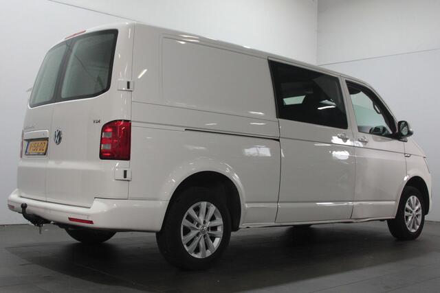 Volkswagen TRANSPORTER 2.0 TDI L2H1 Highline - Dubb. deur - Navi / PDC / Trekhaak