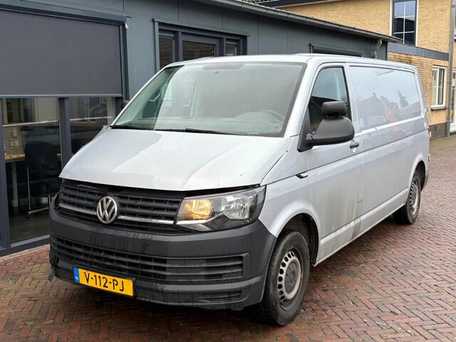 Volkswagen TRANSPORTER Lichte Schade 2.0 tdi L2 Carplay Parkeersensoren Dealeronderhouden NAP