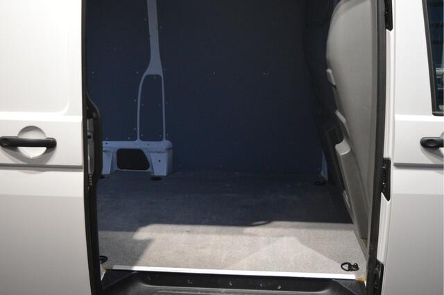 Volkswagen TRANSPORTER 2.0 TDI L2H1 navi airco cruise pdc trekhaak 110 pk !!