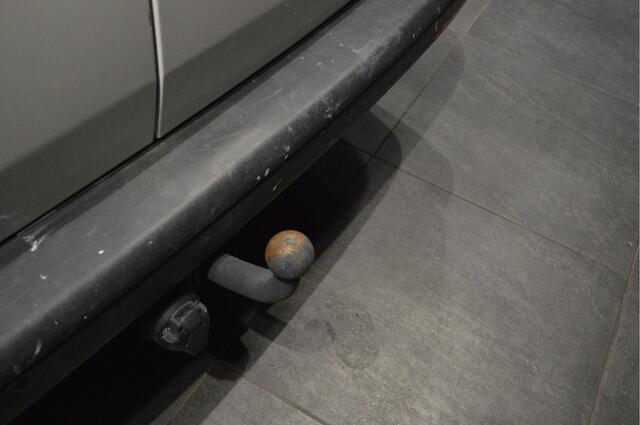 Volkswagen TRANSPORTER 2.0 TDI L2H1 navi airco cruise pdc trekhaak 110 pk !!