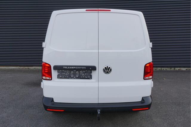 Volkswagen TRANSPORTER 110pk L1H1 2x Schuifdeur Trekhaak Apple Carplay Standkachel Airco Cruise control