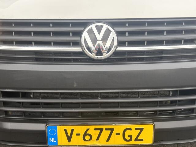 Volkswagen TRANSPORTER 2.0 TDI L2H1 - 150 PK - Trekhaak -PDC- Cruise control - Airco