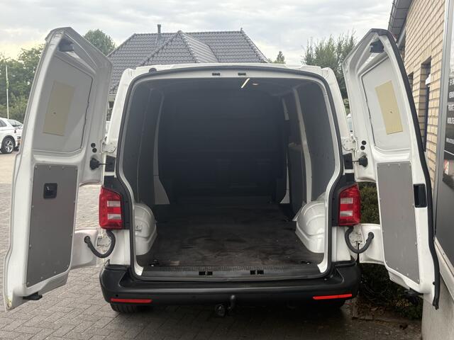 Volkswagen TRANSPORTER 2.0 TDI L2H1 - 150 PK - Trekhaak -PDC- Cruise control - Airco