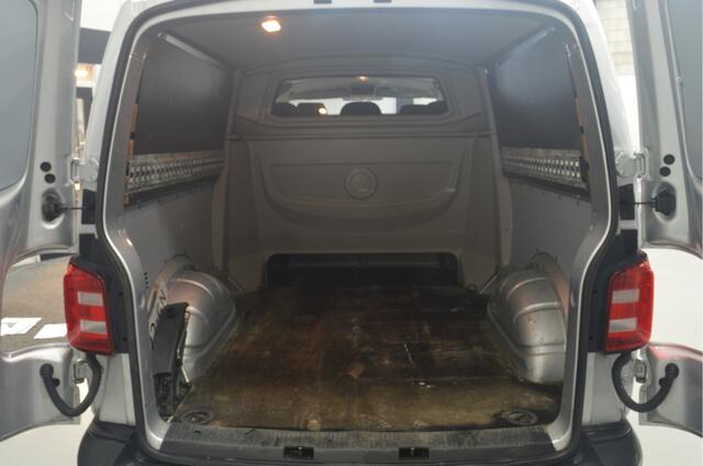 Volkswagen TRANSPORTER 2.0 TDI L2H1 DC // DUBBELE CABINE // AIRCO // CRUISE // TREKHAAK //