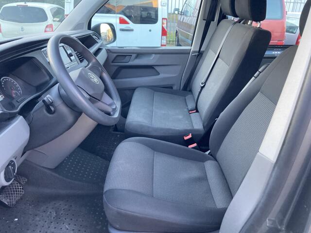 Volkswagen TRANSPORTER Kombi 2.0 TDI L1H1 9 Persoons CarPlay Trekhaak Airco