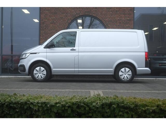 Volkswagen TRANSPORTER 2.0 TDI DSG 150pk L1H1 32 Navigatie, 3 zits