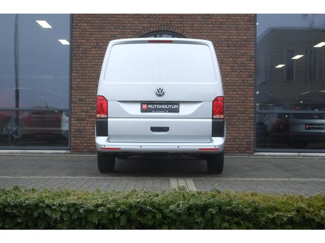 Volkswagen TRANSPORTER 2.0 TDI DSG 150pk L1H1 32 Navigatie, 3 zits